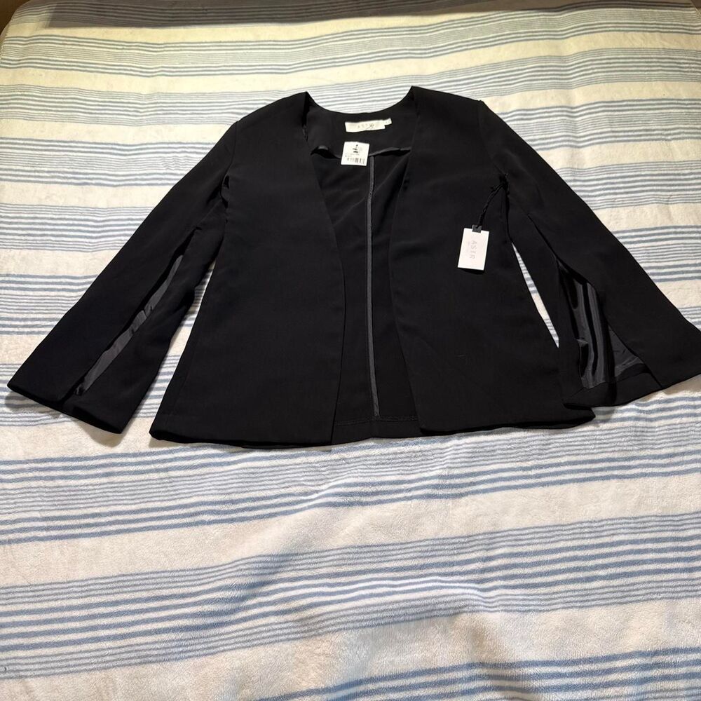 Astr-the-label Women's Black and Navy Jacket